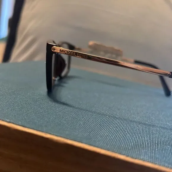 NWT 059 beautiful burgundy Michael Kors eyeglasses with rose gold trim - Picture 2 of 4